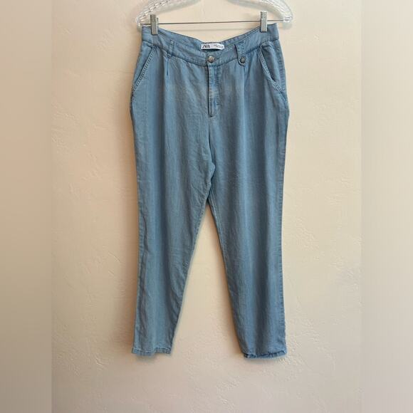 Zara Women’s Light Weight Pleated Jeans Light Wash High Waisted Size: 6 (Small) - Picture 3 of 7